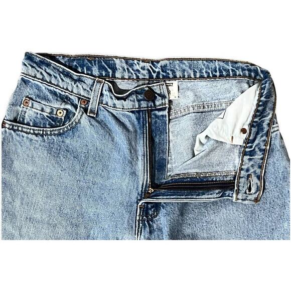 Vintage Levi's 550 Relaxed Tapered Leg Jeans 100% Cotton Size 13JR 8 Light Wash - Picture 2 of 6